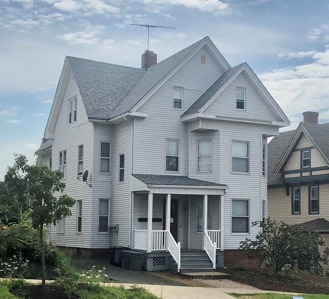 Front of house - 239 Center St