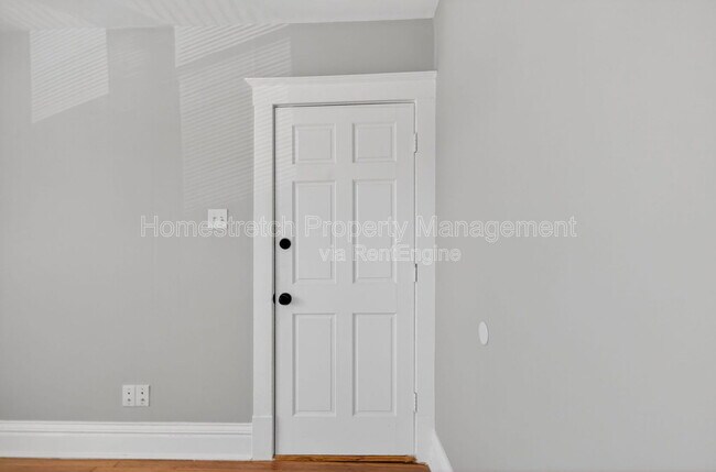 Building Photo - 3923 Miami St