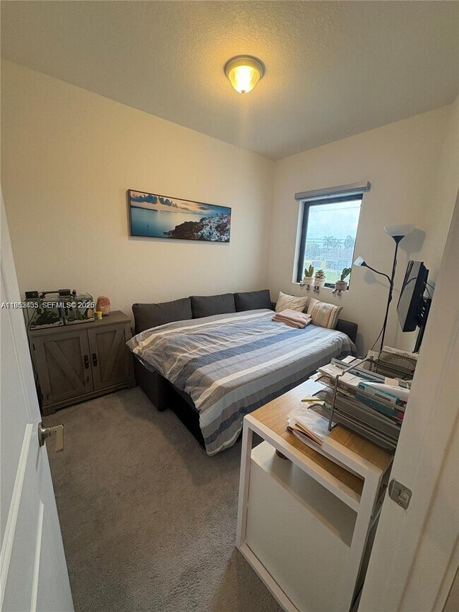 Building Photo - 13360 Tropical Ave