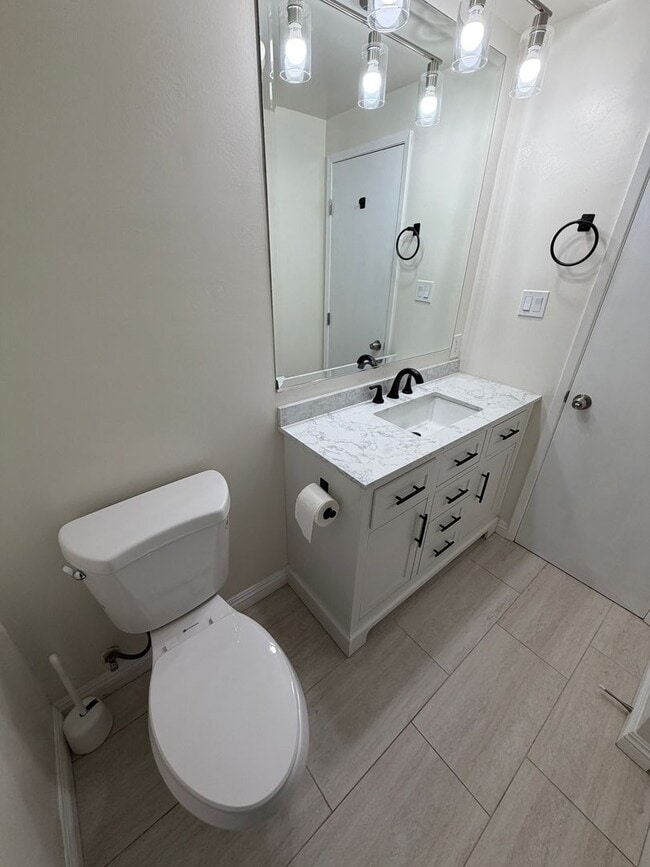Building Photo - Newly Rehabbed Charming 3 Bed 2 Bath Home ...