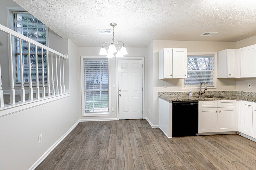 Building Photo - 1195 Kibbe Cir