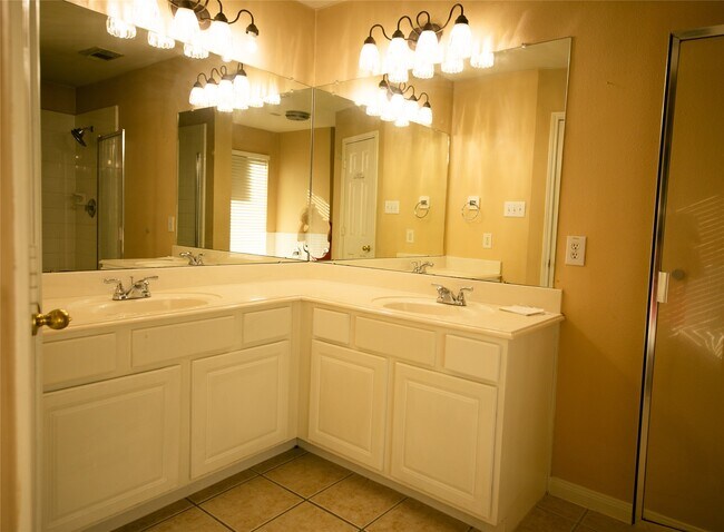 Building Photo - 2911 Quail Hawk Dr