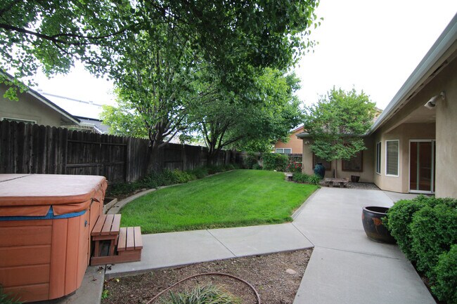 Building Photo - 4 Bedroom Home for Rent in Chico CA | 3 Bathrooms, Fireplace, Yard & Garage