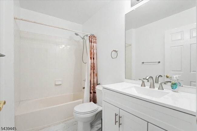 Building Photo - 334 Wilshire Dr
