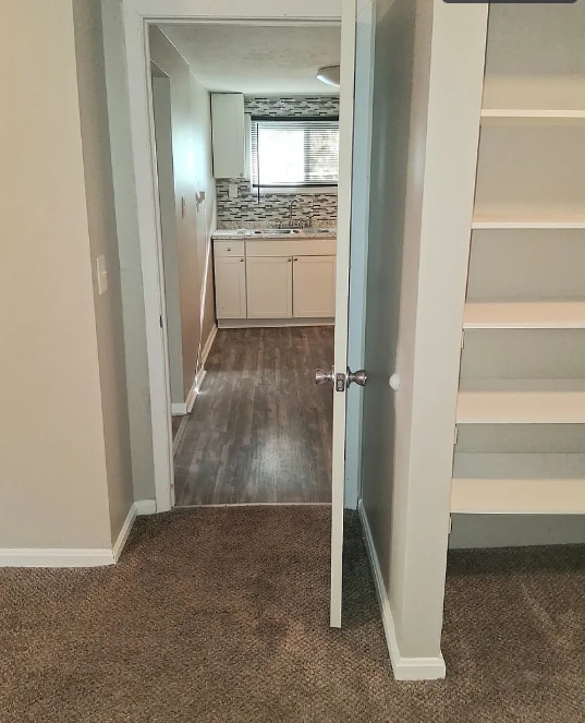 Building Photo - 3506 Kahlert Ave