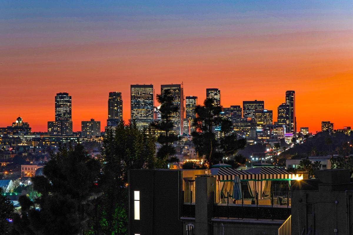 West View - 8550 Holloway Dr