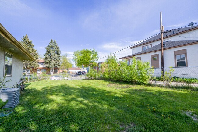 Building Photo - 1705-1709 4th Ave N