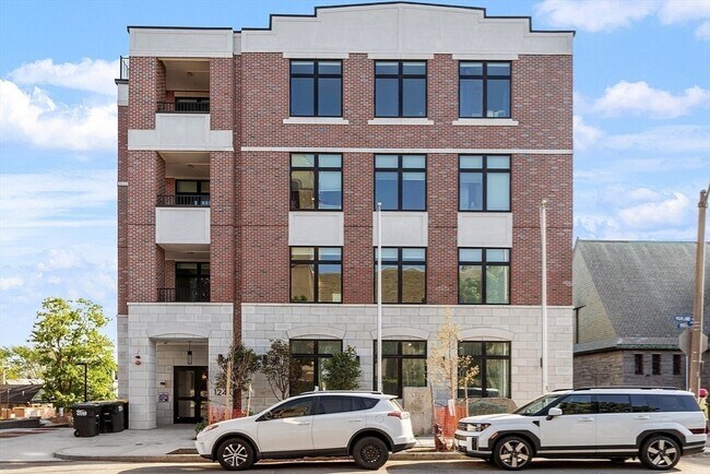 Building Photo - 124 Highland Ave
