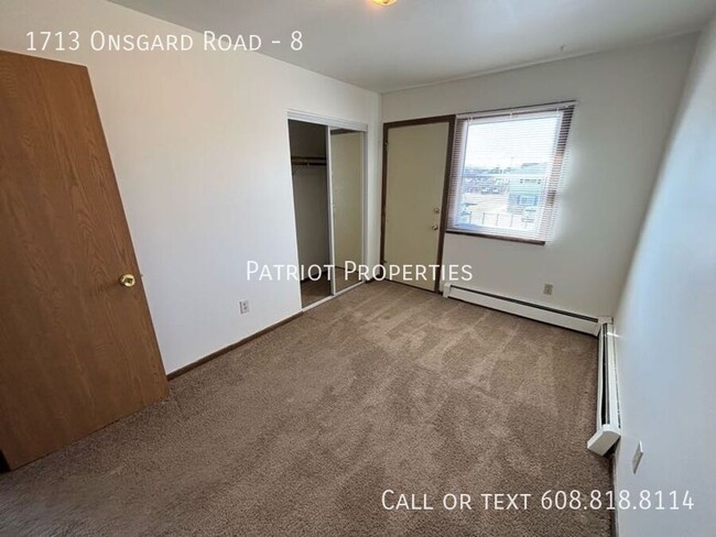 Building Photo - 2 bedroom/ 1 bath apartment in Madison, WI