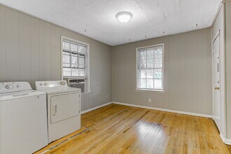 Building Photo - Midtown 1BR with appliances included