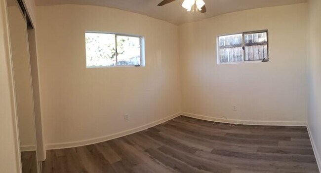 Building Photo - $1000 Rebate! Charming cottage style home w/ huge private yard in La Mesa (4812)