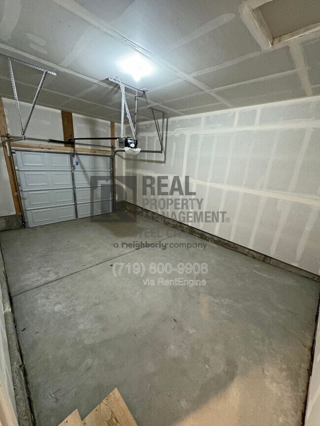 Building Photo - 223 W Harmony Dr