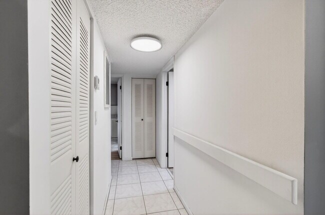 Building Photo - 15496 Lakes of Delray Blvd