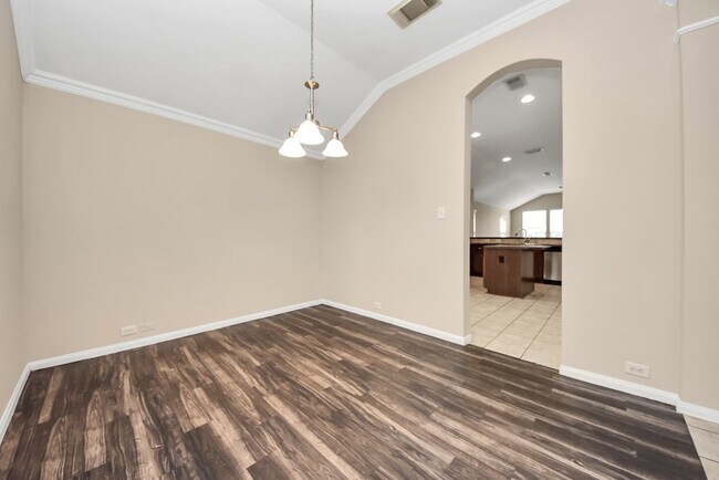 Building Photo - 1722 Lansing Cove Dr