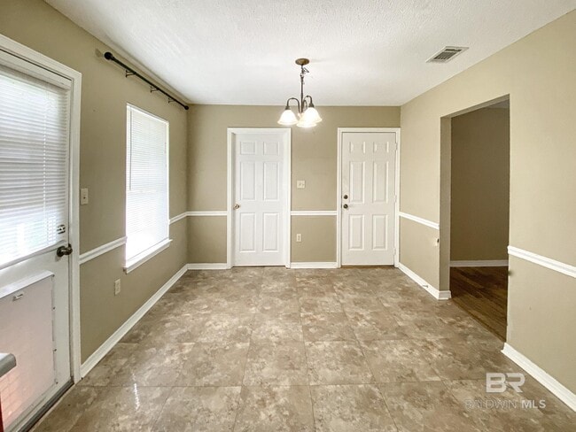 Building Photo - 21846 Mahan Dr