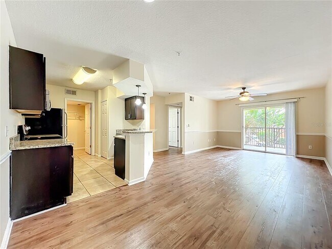 Building Photo - 713 Crest Pines Dr