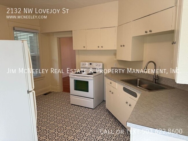 Building Photo - 2132 NW Lovejoy St