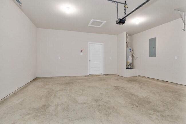 Building Photo - 9749 Grace Rdg Dr