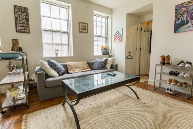 Building Photo - 11 Phillips St