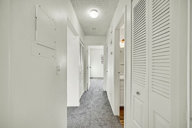 Building Photo - 1051 Mazatlan Cir