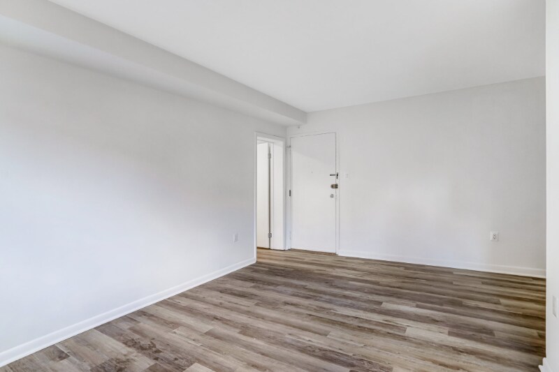 Building Photo - 4465 MacArthur Blvd NW