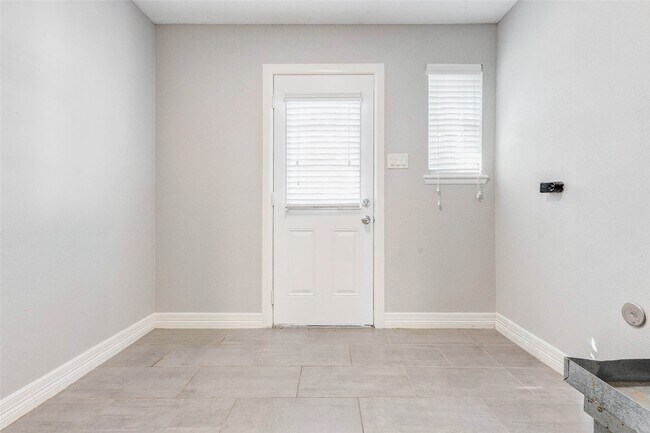 Building Photo - 18526 Fenske Rd