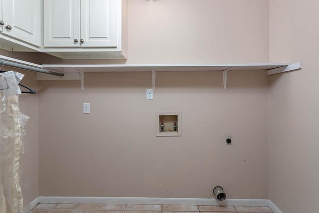 Building Photo - 303 Reynoso Ave