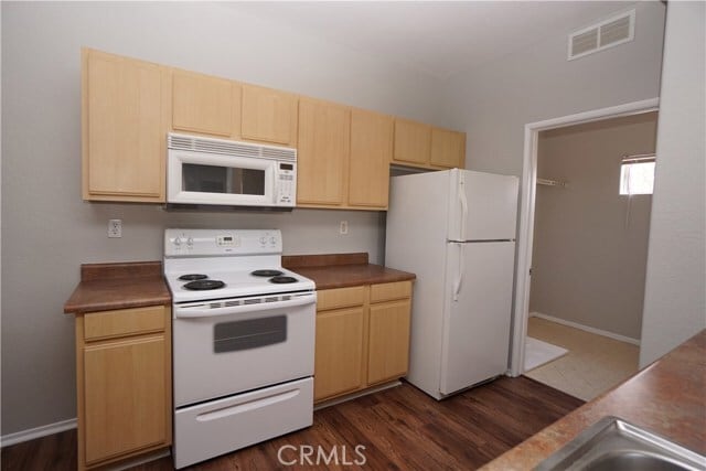 Building Photo - 24909 Madison Ave