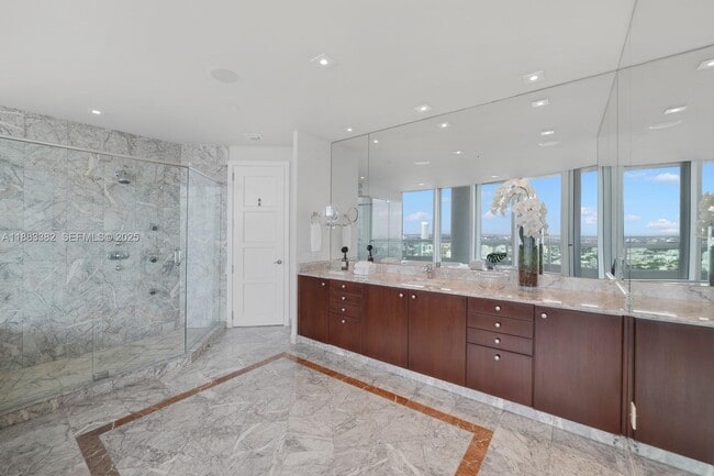 Building Photo - 1643 Brickell Ave