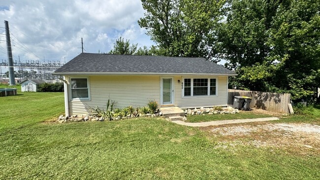 Building Photo - Available Aug 12th, 2026!