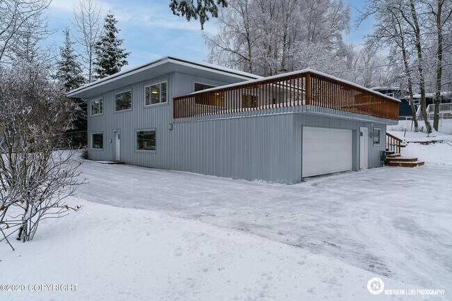 Primary Photo - 3708 Jewel Lake Rd