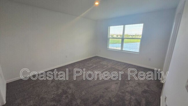 Building Photo - 233 Aquamarine Ln