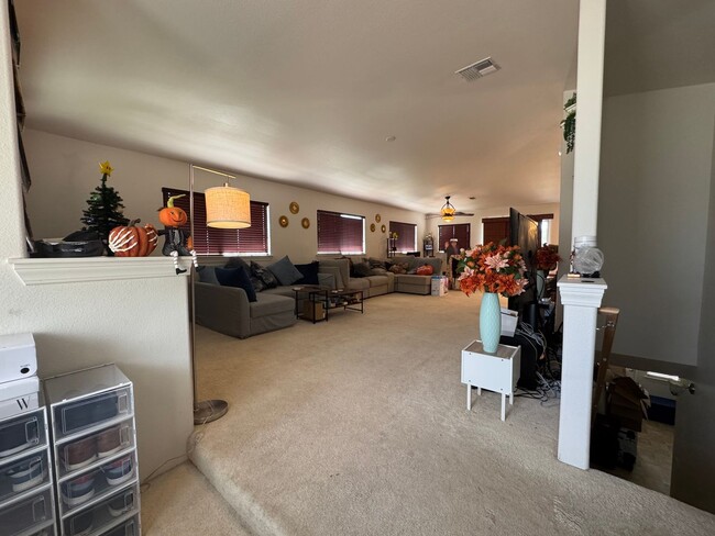 Building Photo - Beautiful 3-Bedroom & 3-Bathroom (Kapolei,...