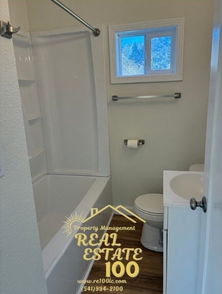 Building Photo - 2633 NE Holmes Rd