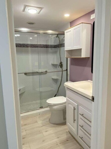 Building Photo - 4048 Exeter C