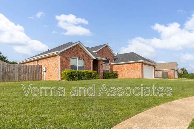 Building Photo - 4307 SW Fieldstone Blvd