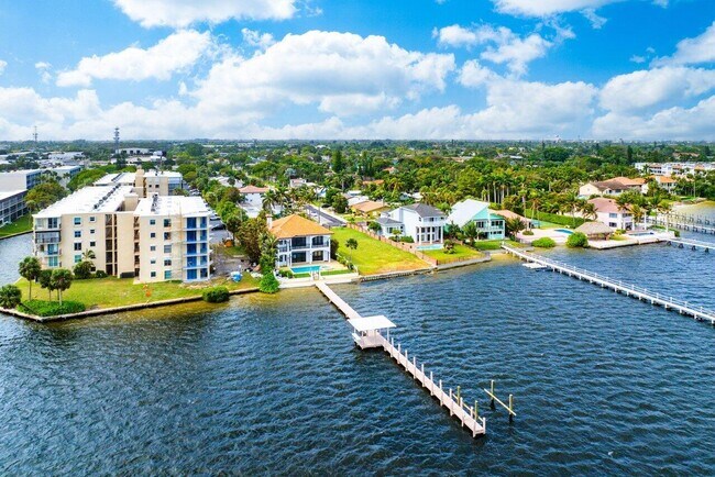 Building Photo - 1 1st Ave S