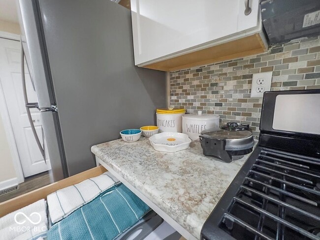 Building Photo - 2600 S Bryan St