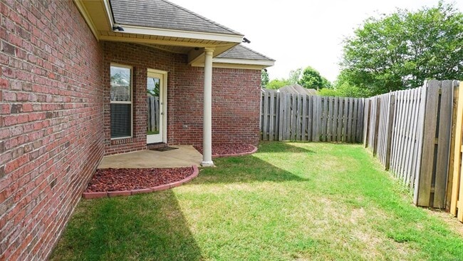 Building Photo - 9537 Greythorne Way