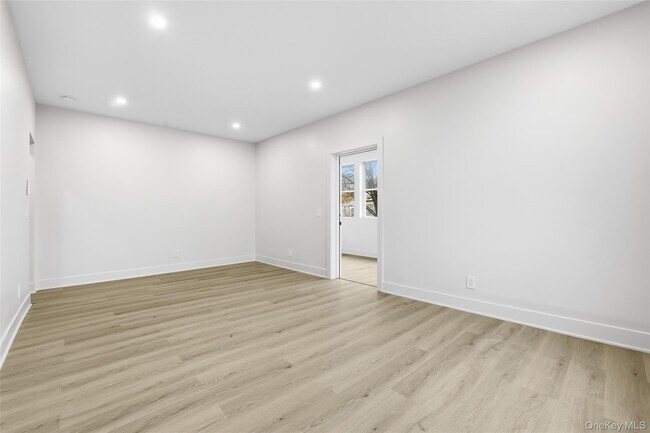 Building Photo - 36 Dunwoodie St