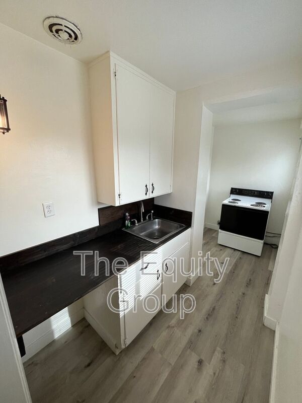 Building Photo - 421 W Westfield Ave