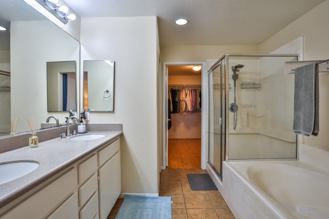 Building Photo - 17828 Woodbine Ct