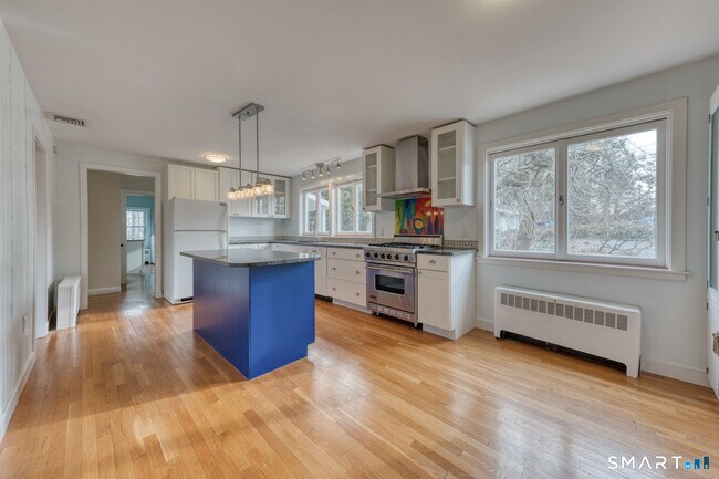 Building Photo - 23 Moulton Rd