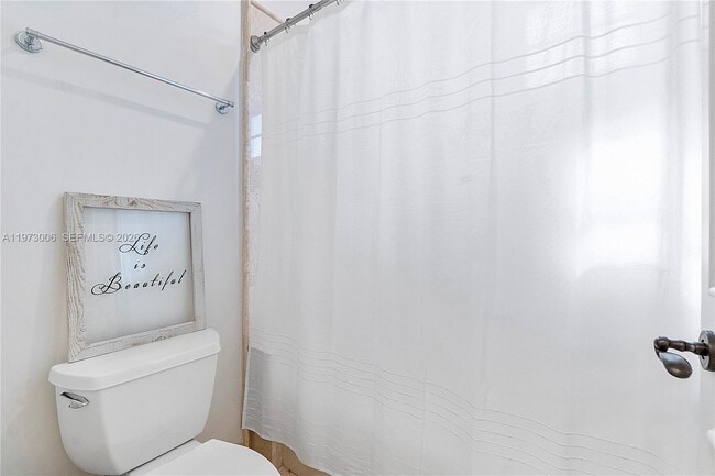 Building Photo - 9564 Exbury Ct