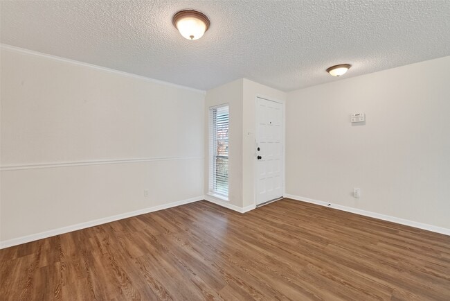 Building Photo - 9538 Ravensworth Dr