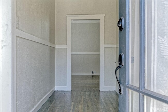 Building Photo - 1218 York St