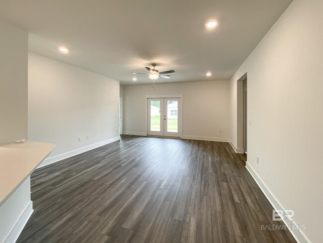 Building Photo - 510 Hardwood Ave