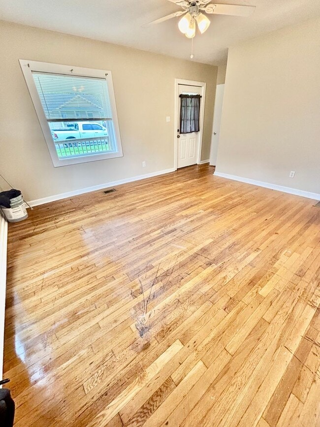 Building Photo - The "More Room to Roam" House: 4 Beds, 2 B...
