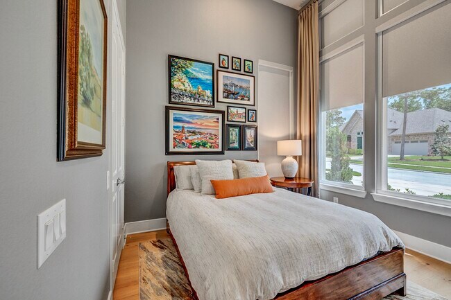 Building Photo - 327 N Turks Cap Trail