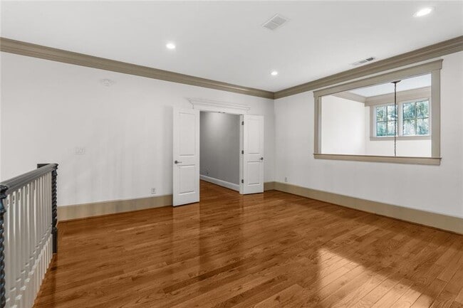 Building Photo - 390 Hembree Rd